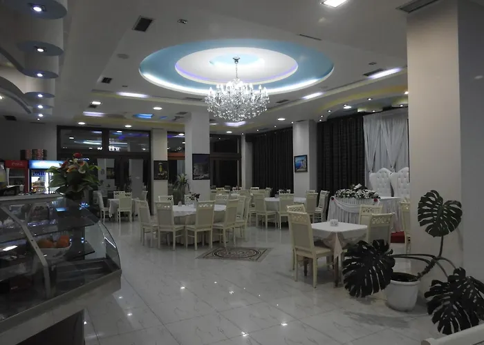Hotel 3 Vellezerit