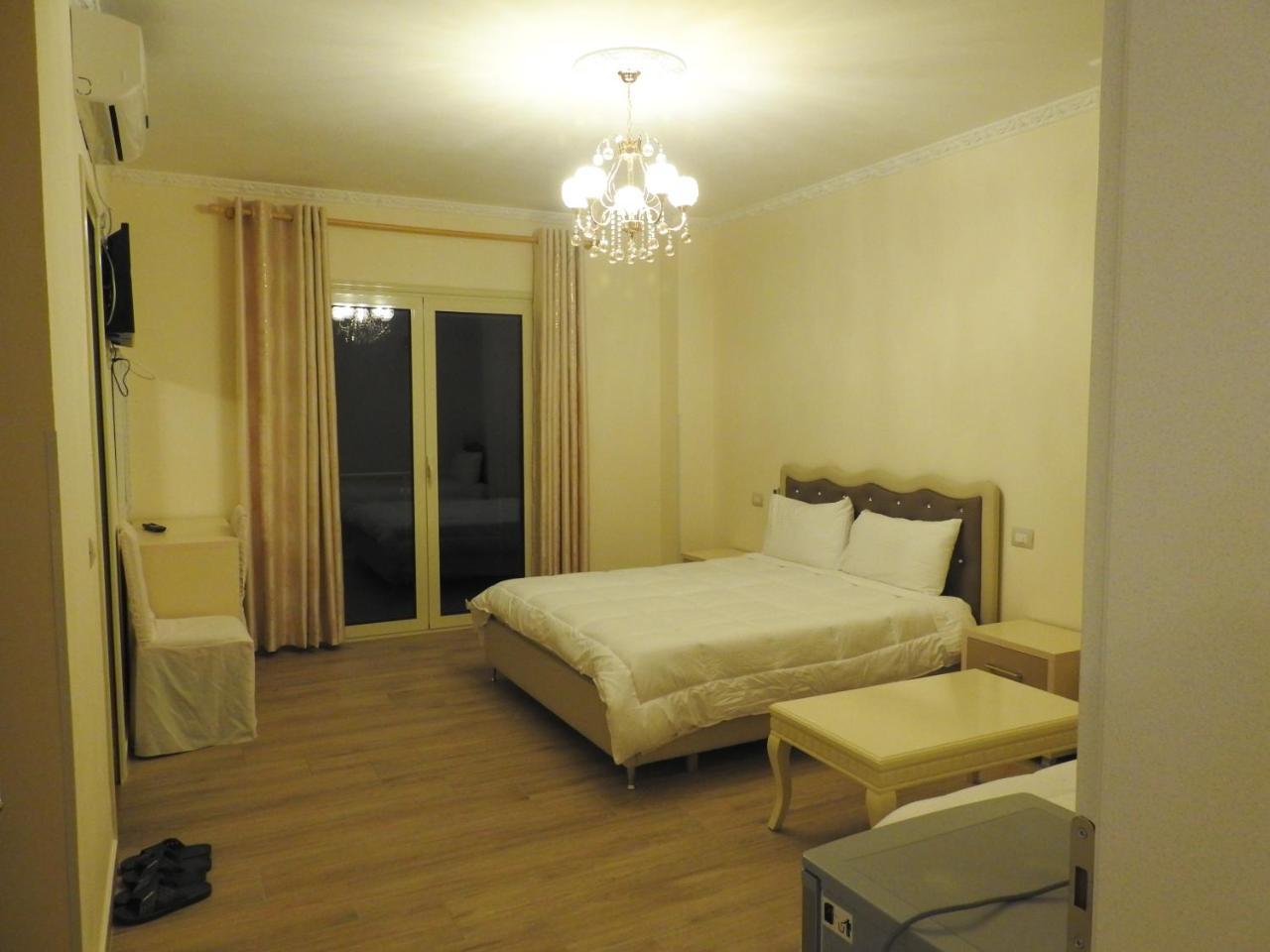 3 Vellezerit Durrës