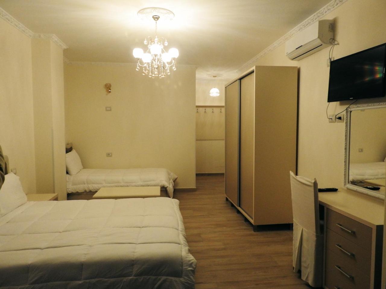 3 Vellezerit Hotel Durrës
