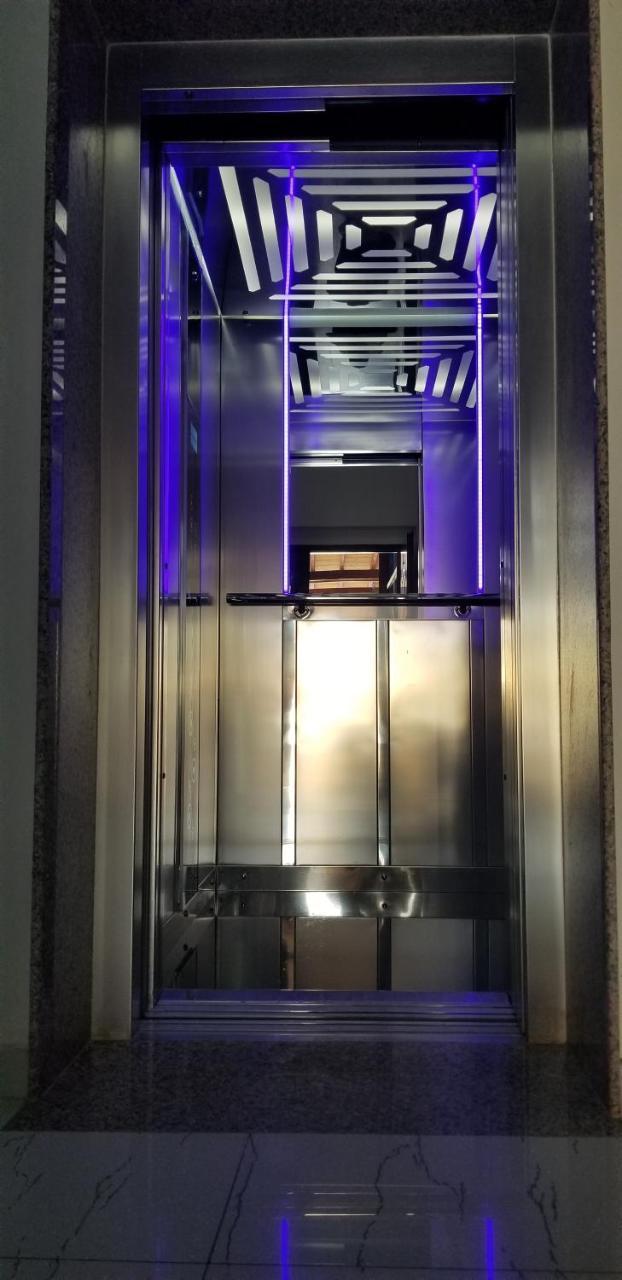 Hotel 3 Vellezerit 4*